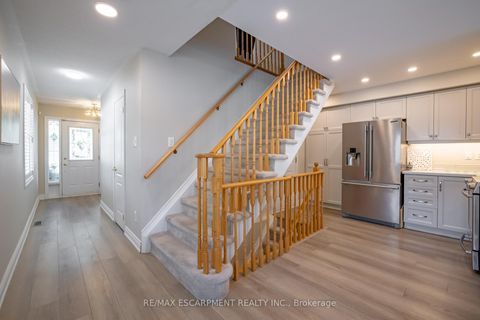 Photo 3 at 11 - 1050 Grand Boulevard, FA Falgarwood, Oakville