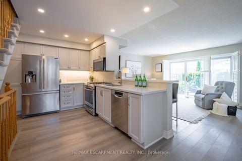 Photo 6 at 11 - 1050 Grand Boulevard, FA Falgarwood, Oakville
