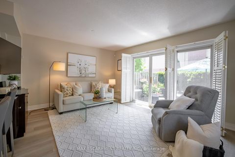 Photo 9 at 11 - 1050 Grand Boulevard, FA Falgarwood, Oakville