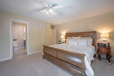 Photo 16 at 11 - 1050 Grand Boulevard, FA Falgarwood, Oakville