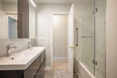 Photo 19 at 11 - 1050 Grand Boulevard, FA Falgarwood, Oakville