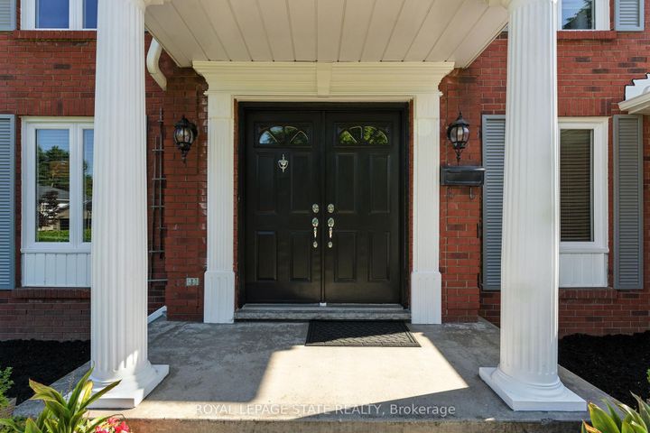 Photo 3 at 286 LLOYMINN Avenue, Ancaster, Hamilton