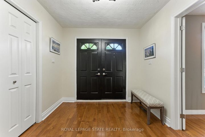 Photo 4 at 286 LLOYMINN Avenue, Ancaster, Hamilton