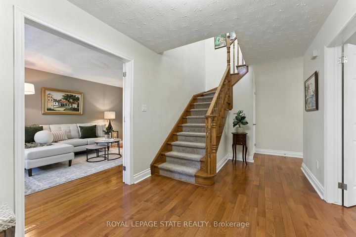 Photo 5 at 286 LLOYMINN Avenue, Ancaster, Hamilton