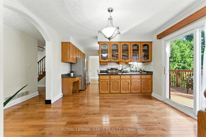 Photo 15 at 286 LLOYMINN Avenue, Ancaster, Hamilton