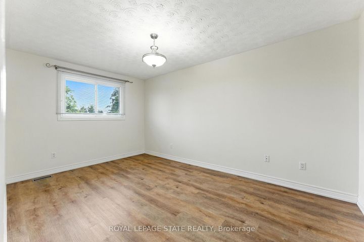 Photo 26 at 286 LLOYMINN Avenue, Ancaster, Hamilton