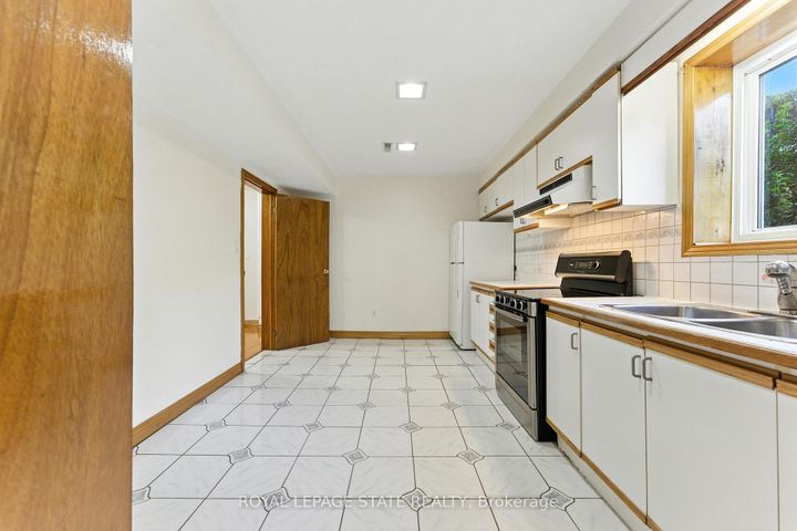 Photo 33 at 286 LLOYMINN Avenue, Ancaster, Hamilton