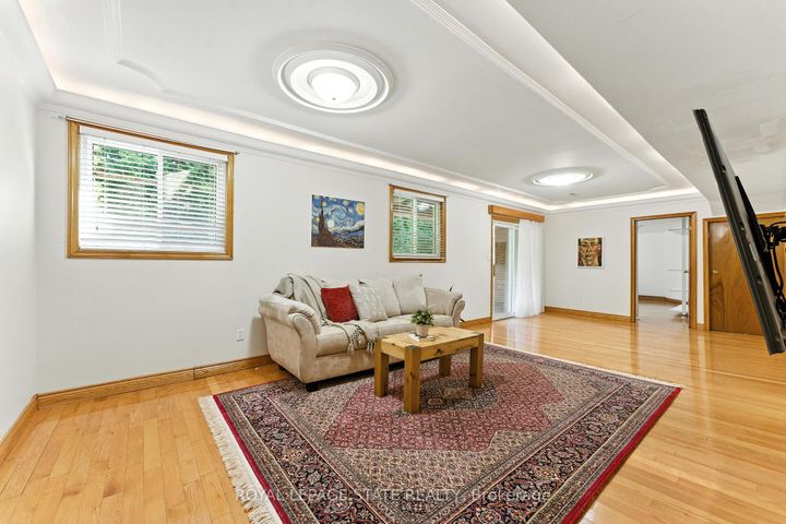 Photo 34 at 286 LLOYMINN Avenue, Ancaster, Hamilton