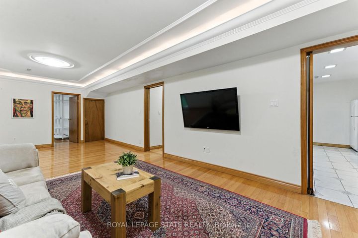 Photo 35 at 286 LLOYMINN Avenue, Ancaster, Hamilton
