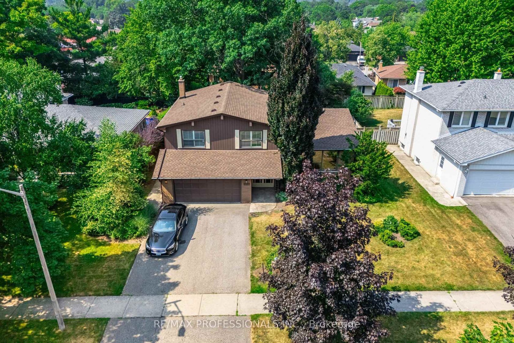 3667 Beechollow Crescent, Applewood, Mississauga 