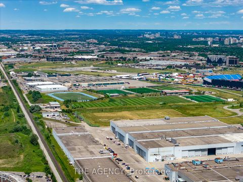 Photo 18 at 14 - 39 John Perkins Bull Drive, CFB, Toronto