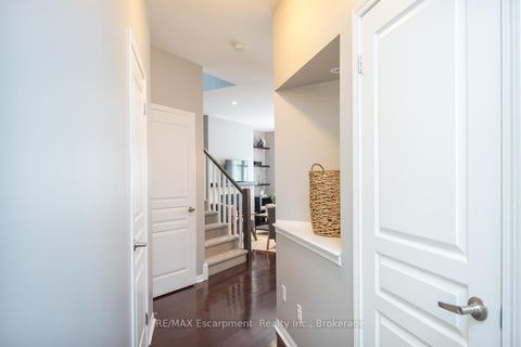 Photo 3 at 2377 Stone Glen Crescent, WM Westmount, Oakville