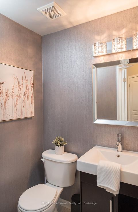 Photo 14 at 2377 Stone Glen Crescent, WM Westmount, Oakville