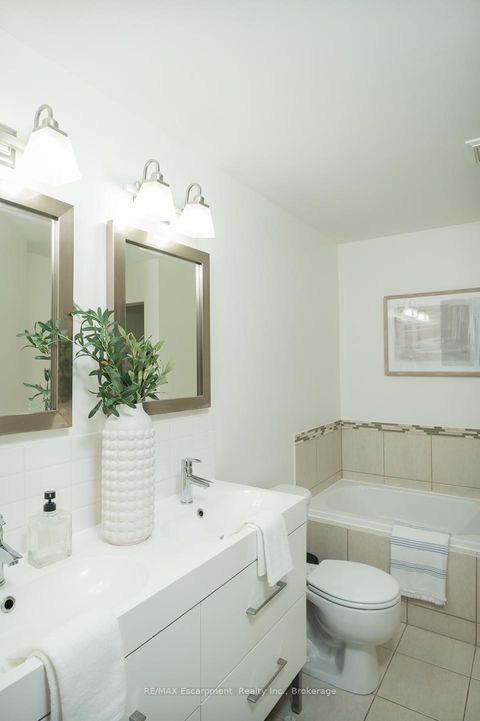 Photo 18 at 2377 Stone Glen Crescent, WM Westmount, Oakville