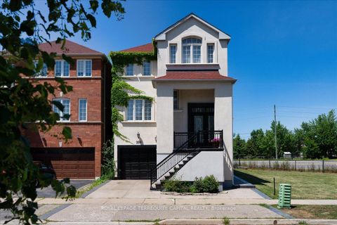 Photo 1 at 200 Yellowood Circle, Patterson, Vaughan