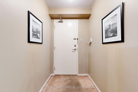 Photo 2 at 401 - 7460 Bathurst Street, Brownridge, Vaughan