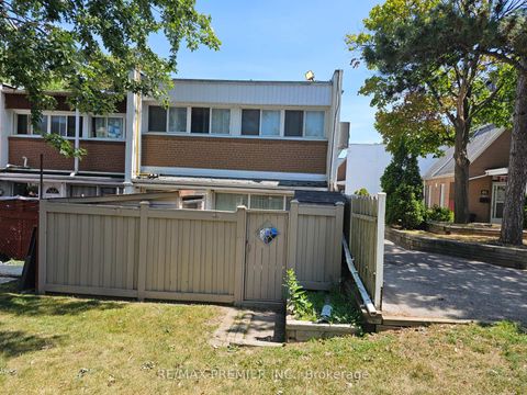 Photo 2 at Unit 78 - 2901 Jane Street, Jane Heights, Toronto