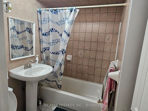 Photo 13 at Unit 78 - 2901 Jane Street, Jane Heights, Toronto