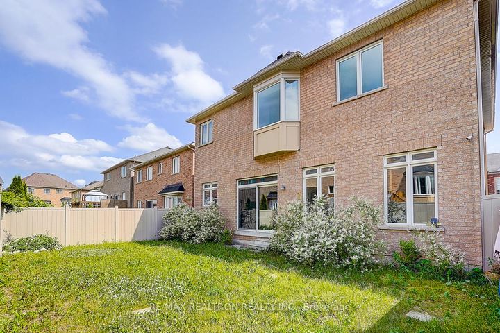 Photo 4 at 24 Valmont Avenue, Jefferson, Richmond Hill