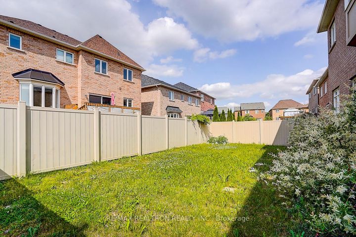 Photo 5 at 24 Valmont Avenue, Jefferson, Richmond Hill