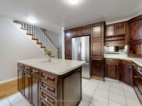 Photo 12 at 8 Coburg Crescent, Langstaff, Richmond Hill