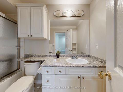 Photo 33 at 8 Coburg Crescent, Langstaff, Richmond Hill