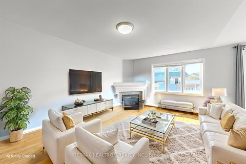 Photo 4 at 4 Kalmar Crescent, Oak Ridges, Richmond Hill