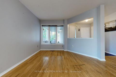 Photo 15 at 4 Kalmar Crescent, Oak Ridges, Richmond Hill