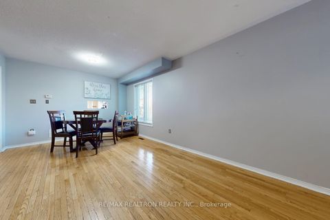 Photo 16 at 4 Kalmar Crescent, Oak Ridges, Richmond Hill Photo 16 at 4 Kalmar Crescent, Oak Ridges, Richmond Hill