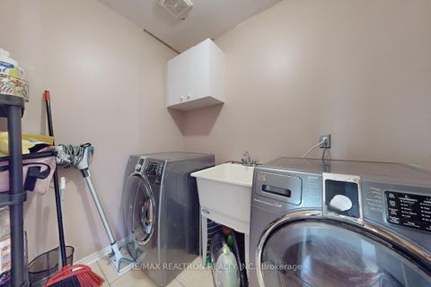 Photo 22 at 4 Kalmar Crescent, Oak Ridges, Richmond Hill