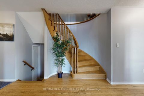 Photo 23 at 4 Kalmar Crescent, Oak Ridges, Richmond Hill Photo 23 at 4 Kalmar Crescent, Oak Ridges, Richmond Hill