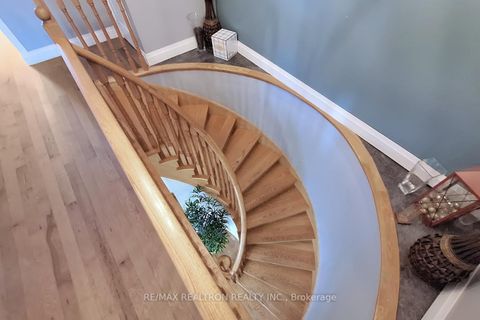 Photo 24 at 4 Kalmar Crescent, Oak Ridges, Richmond Hill