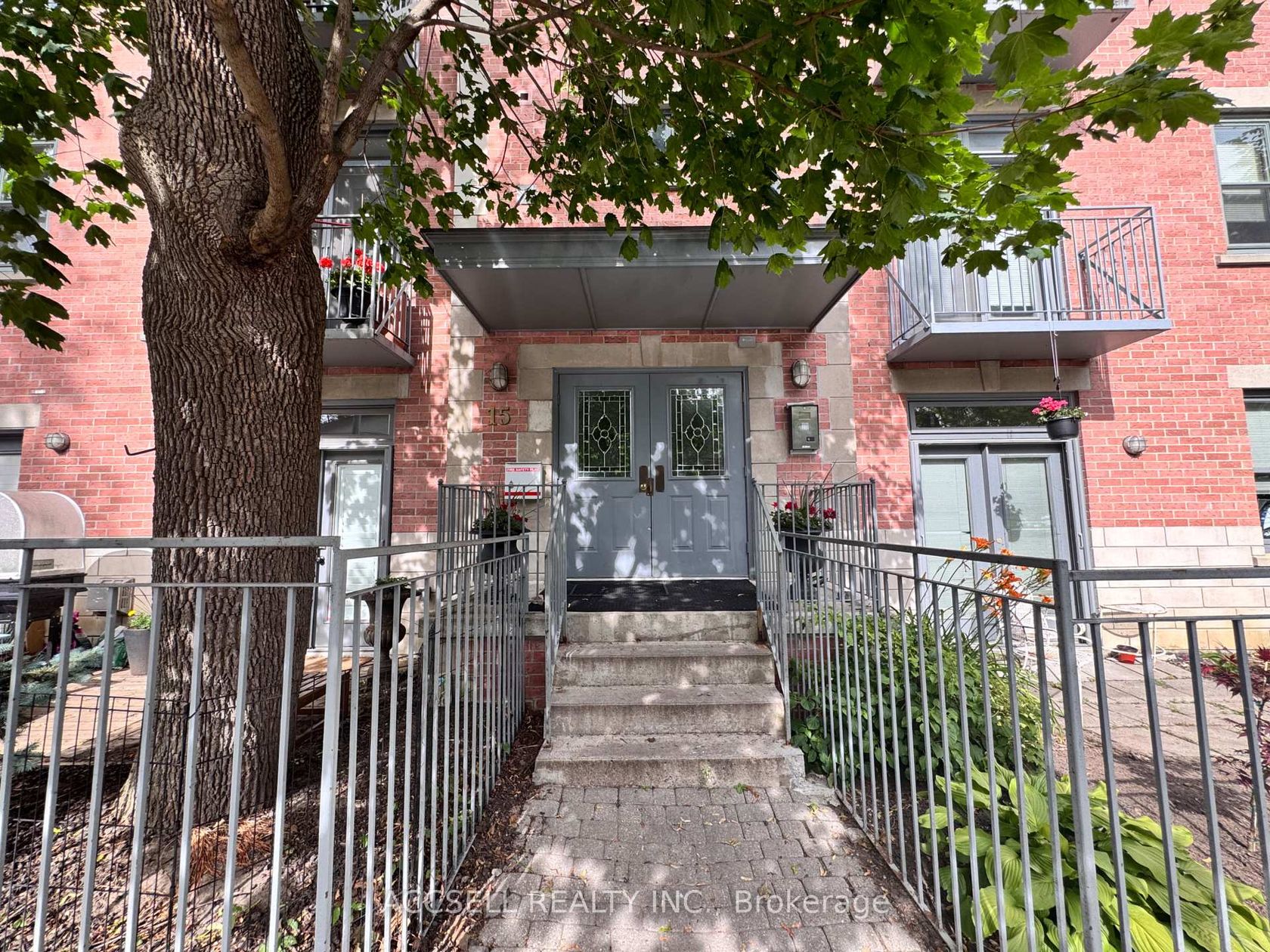 302 - 15 Glen Manor Drive, The Beaches, Toronto 