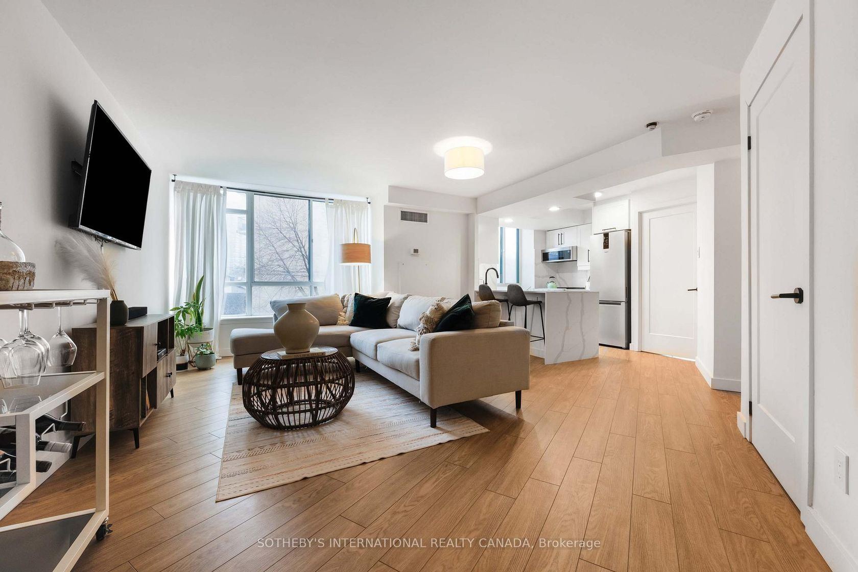 213 - 801 King Street W, Niagara, Toronto by Loree Meneguzzi Real Estate 213 - 801 King Street W, Niagara, Toronto