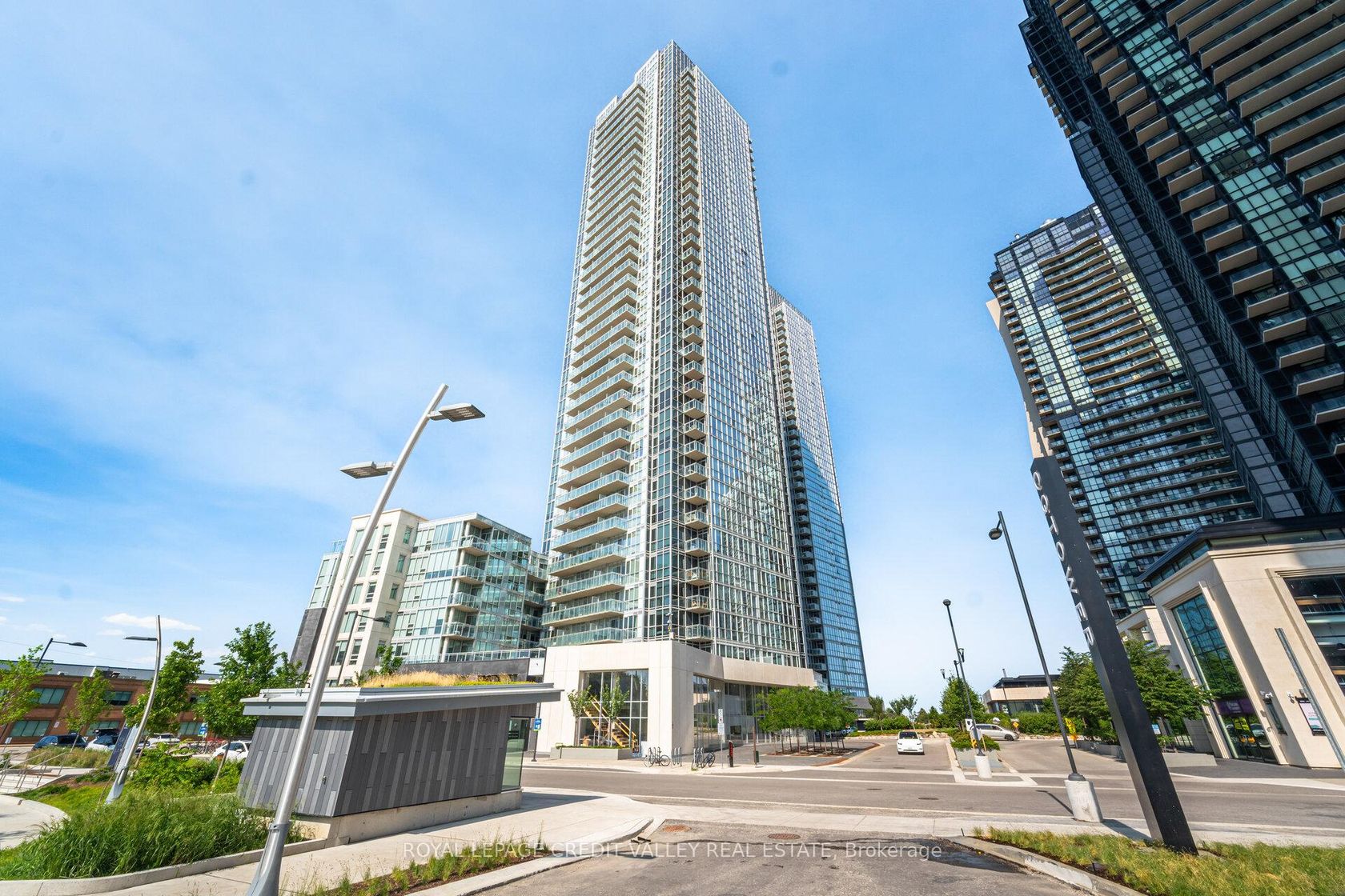 211 - 2908 Highway 7 Road, Concord, Vaughan 