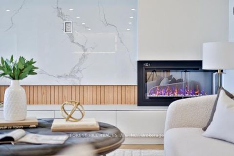 Photo 5 at 808 - 447 Walmer Road, Forest Hill South, Toronto