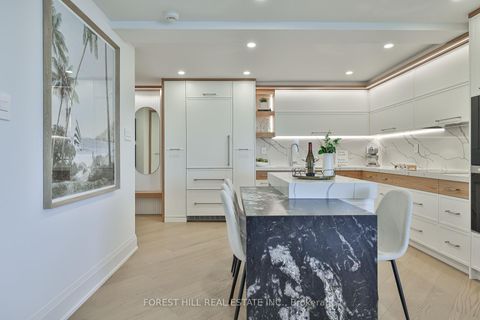 Photo 13 at 808 - 447 Walmer Road, Forest Hill South, Toronto