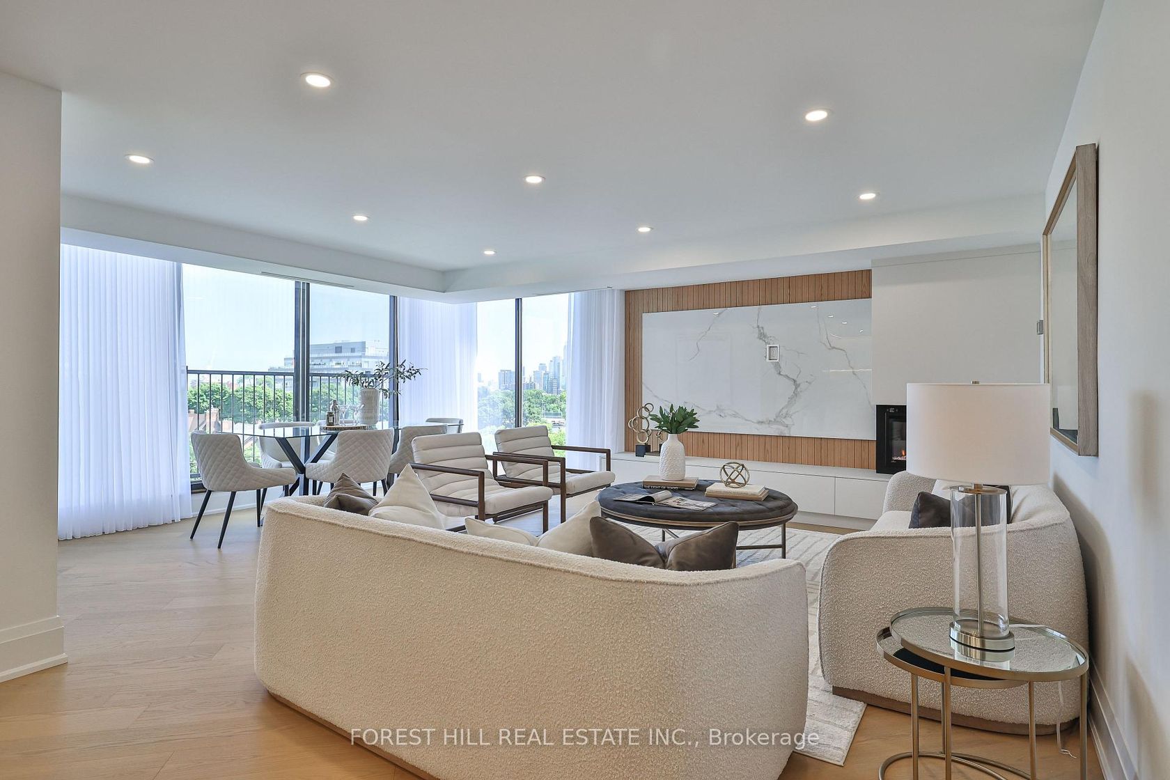 808 - 447 Walmer Road, Forest Hill South, Toronto 