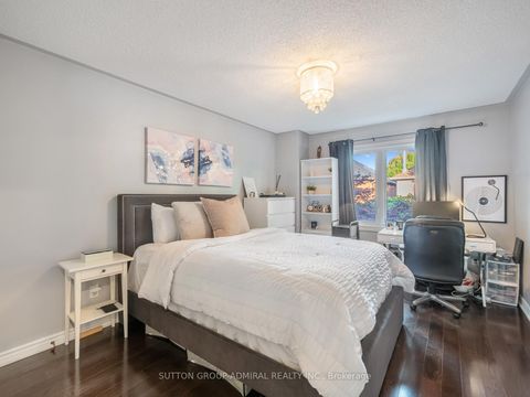 Photo 25 at 88 Ventura Way, Beverley Glen, Vaughan