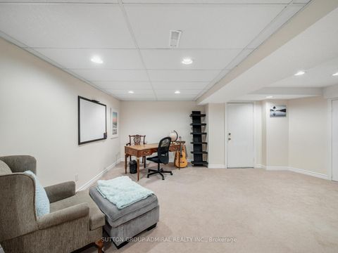 Photo 33 at 88 Ventura Way, Beverley Glen, Vaughan