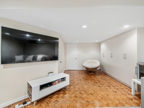 Photo 36 at 88 Ventura Way, Beverley Glen, Vaughan
