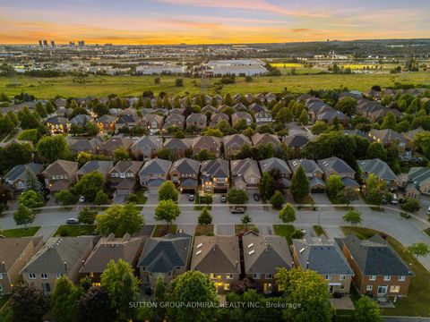 Photo 45 at 88 Ventura Way, Beverley Glen, Vaughan