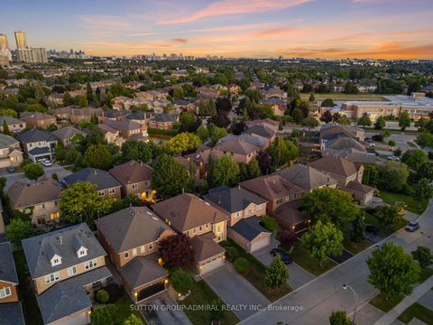 Photo 46 at 88 Ventura Way, Beverley Glen, Vaughan