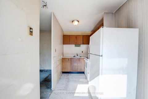 Photo 11 at 509 - 40 Homewood Avenue, South St. James Town, Toronto
