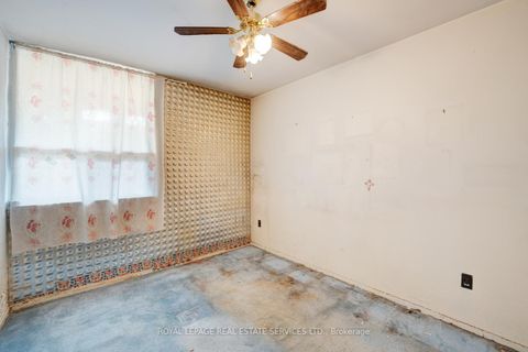 Photo 15 at 509 - 40 Homewood Avenue, South St. James Town, Toronto