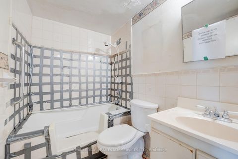 Photo 17 at 509 - 40 Homewood Avenue, South St. James Town, Toronto