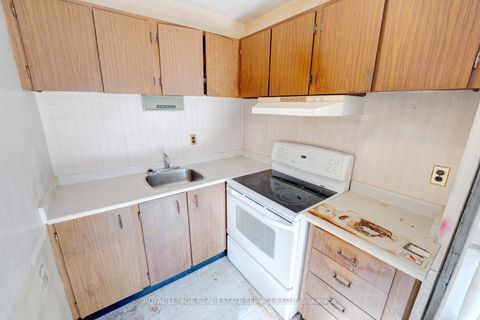 Photo 18 at 509 - 40 Homewood Avenue, South St. James Town, Toronto