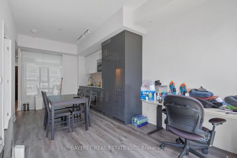 Photo 7 at 613 - 840 St Clair Avenue W, Oakwood Village, Toronto
