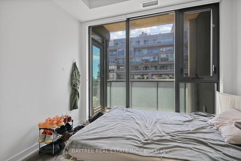 Photo 12 at 613 - 840 St Clair Avenue W, Oakwood Village, Toronto