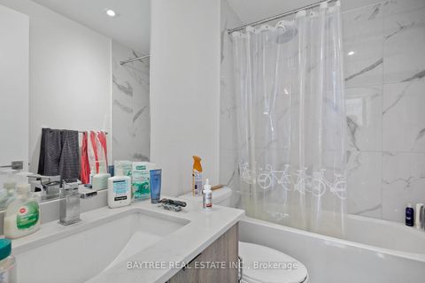 Photo 14 at 613 - 840 St Clair Avenue W, Oakwood Village, Toronto